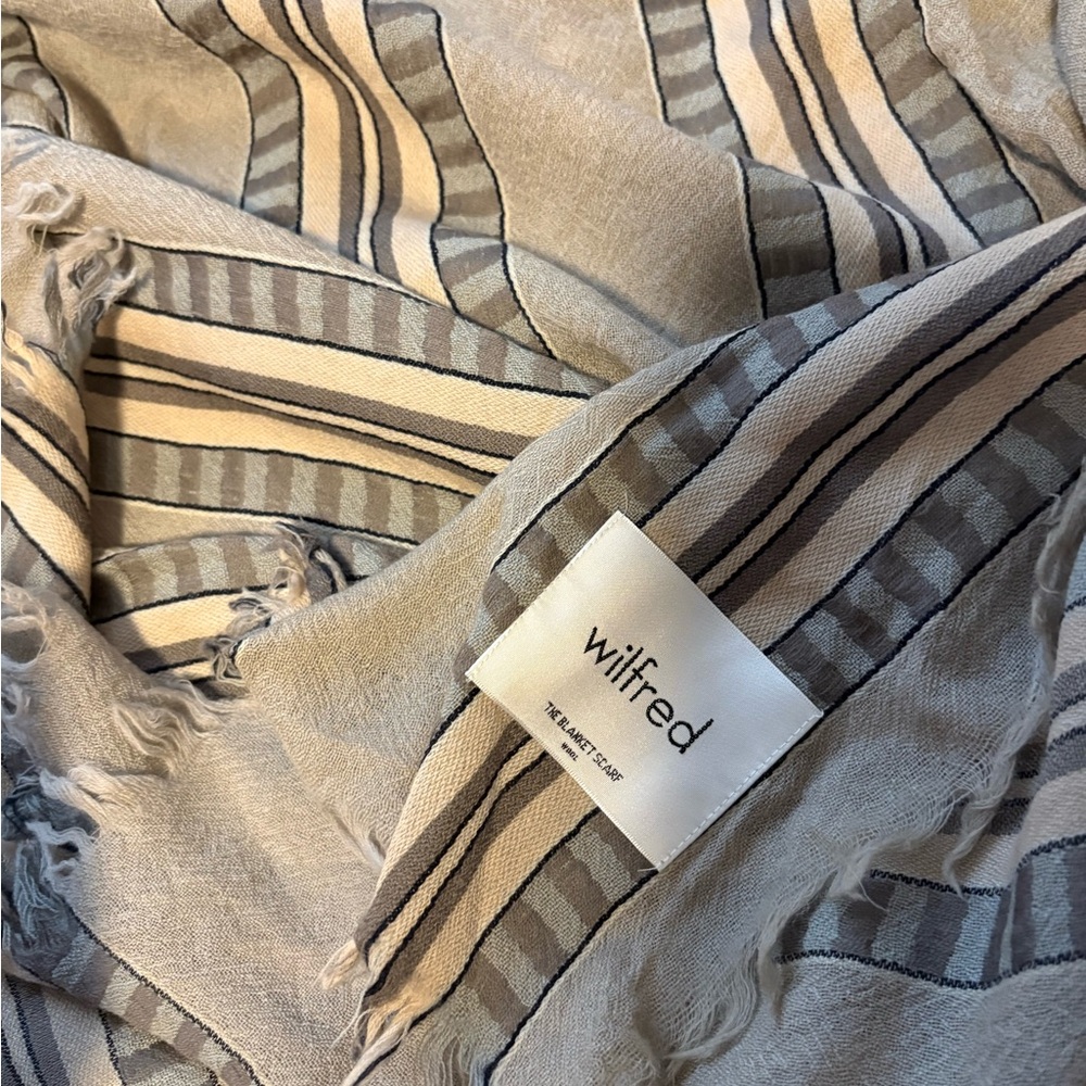 Wilfred wool scarf